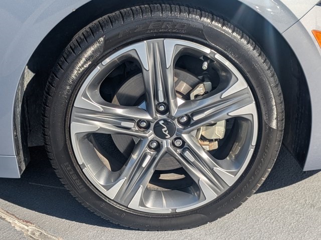 Vehicle image 11 of 28