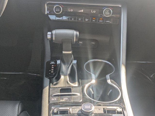 Vehicle image 18 of 28