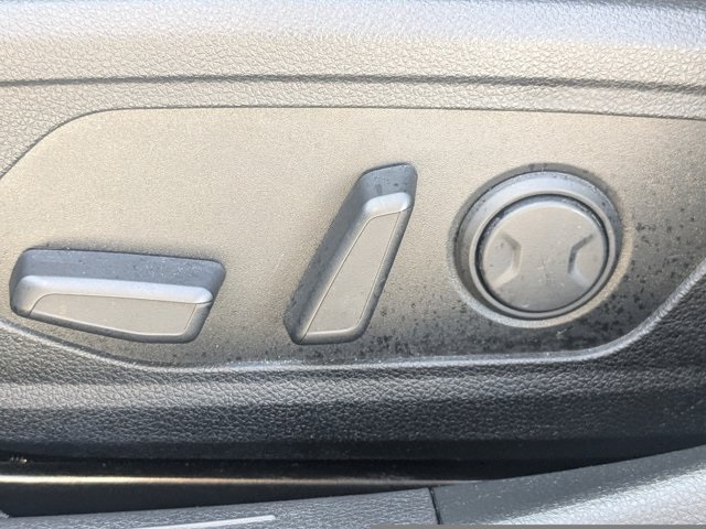 Vehicle image 19 of 28