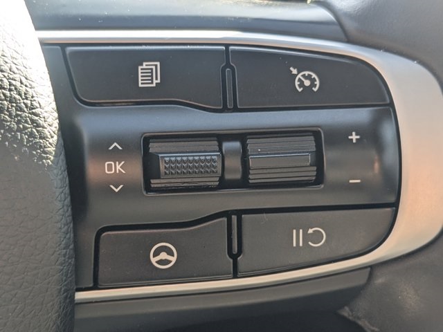 Vehicle image 24 of 28
