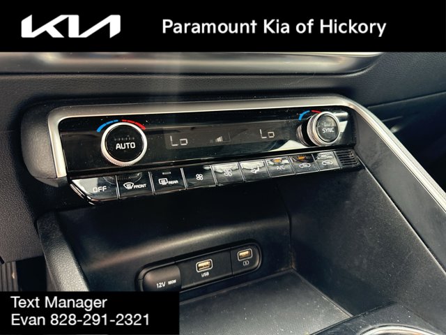 Vehicle image 25 of 32