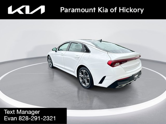 Vehicle image 8 of 32