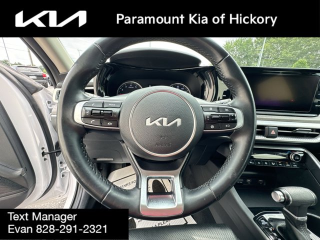 Vehicle image 20 of 32