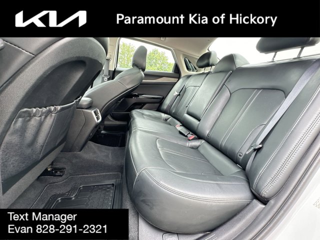 Vehicle image 29 of 32
