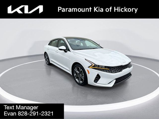 Vehicle image 4 of 32