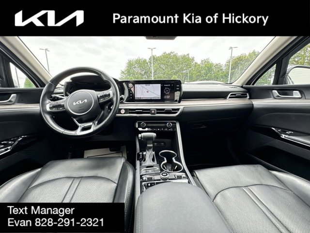 Vehicle image 10 of 32