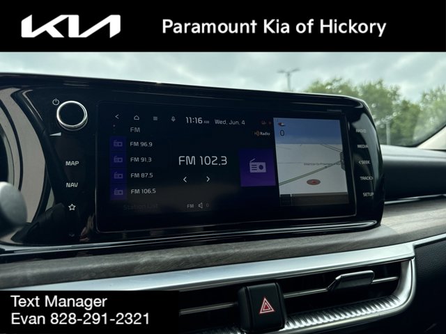 Vehicle image 22 of 32