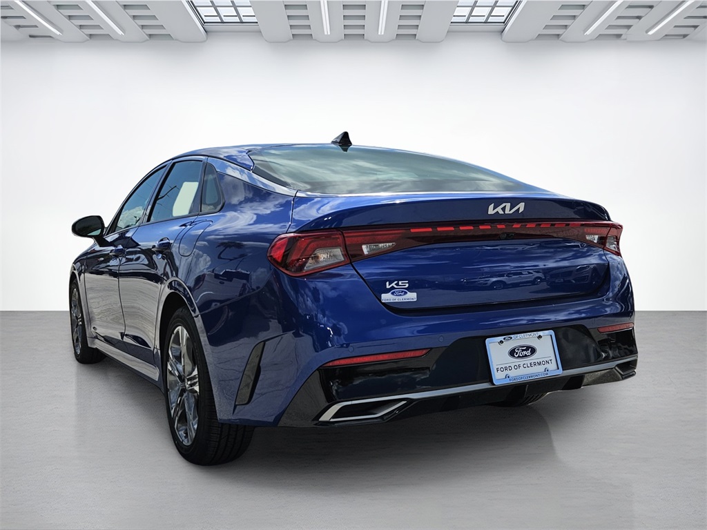 Vehicle image 9 of 44