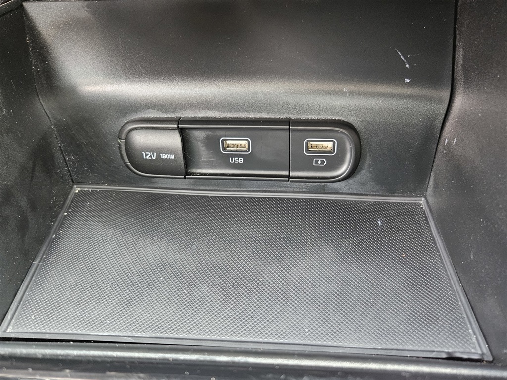 Vehicle image 20 of 44