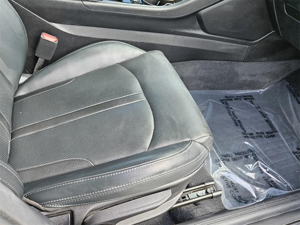 Vehicle image 36 of 44