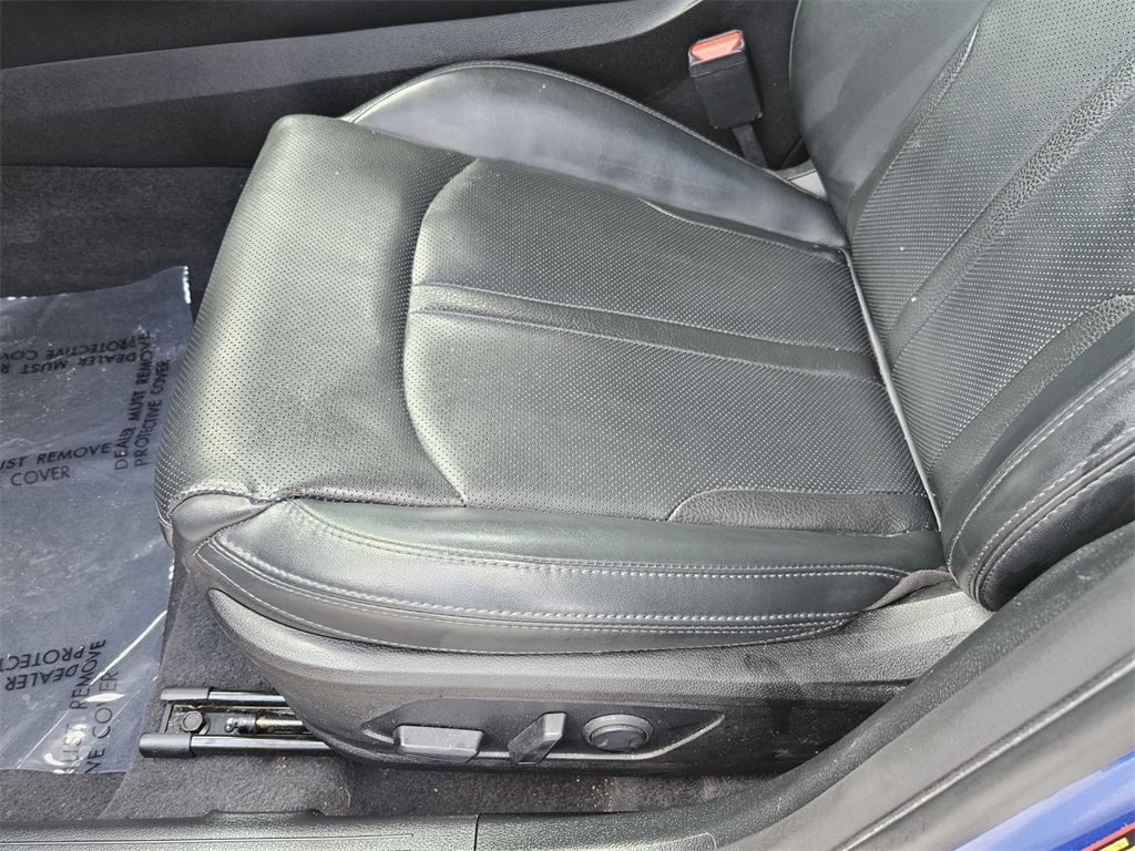 Vehicle image 13 of 44