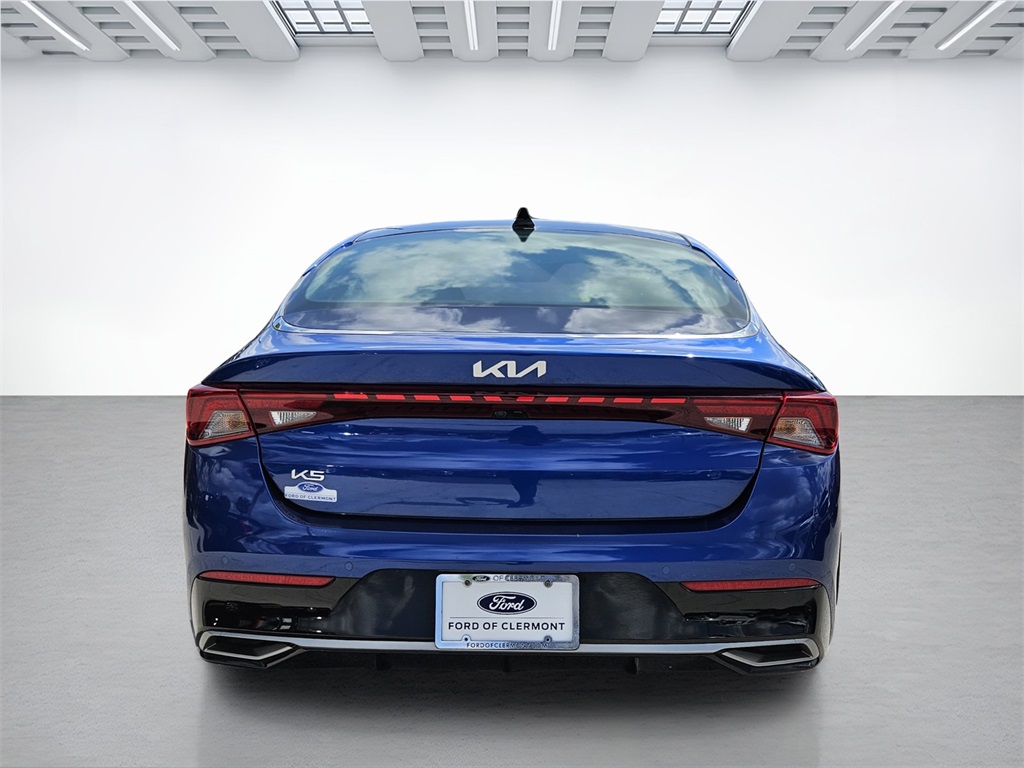 Vehicle image 4 of 44