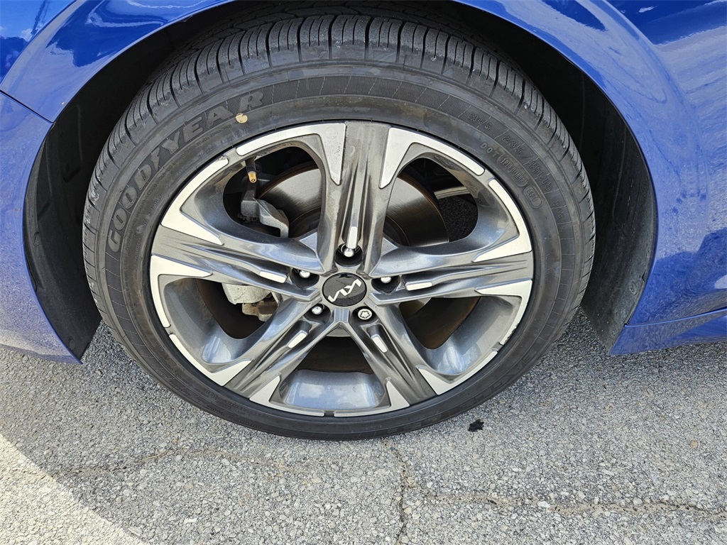 Vehicle image 39 of 44