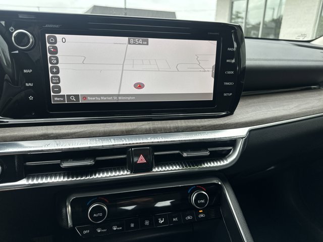 Vehicle image 17 of 20