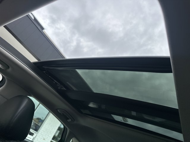 Vehicle image 11 of 20