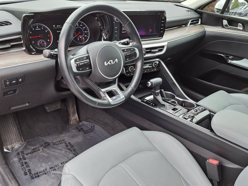 2023 Kia K5 EX Image 15 of 32