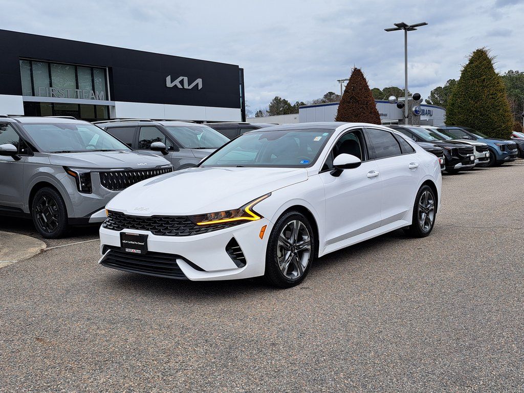 2023 Kia K5 EX Image 2 of 32