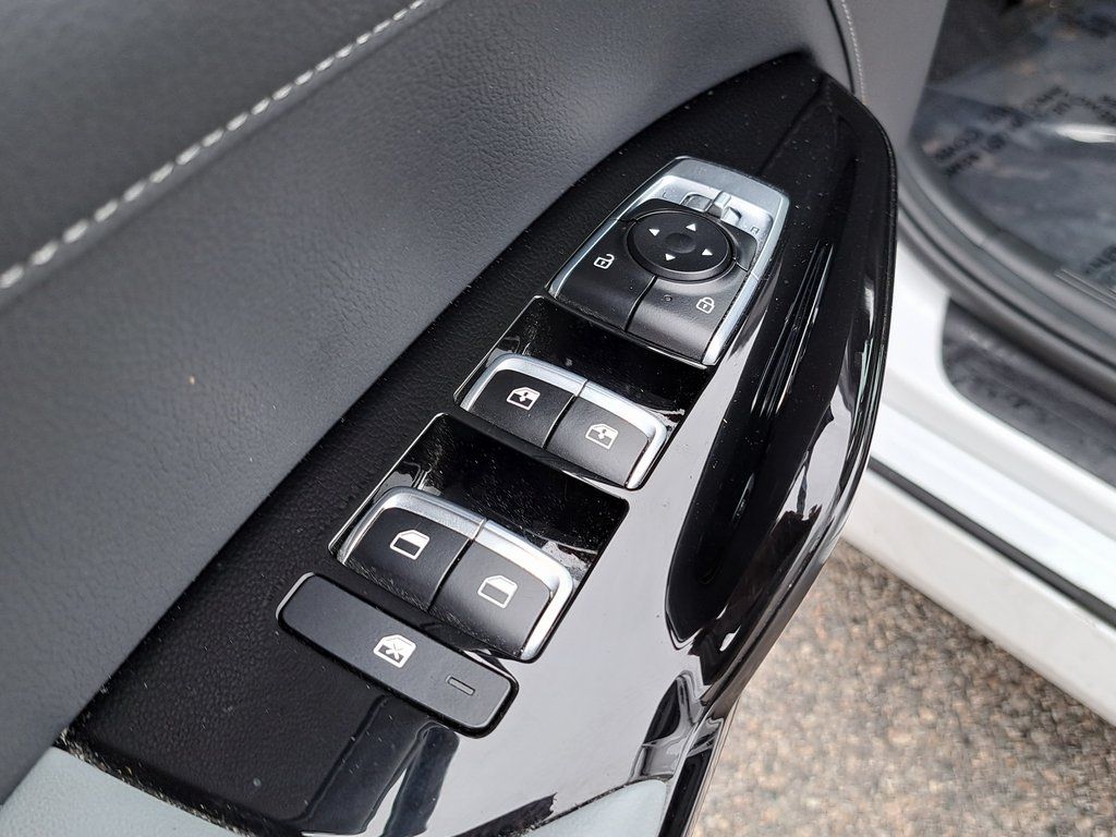 2023 Kia K5 EX Image 27 of 32