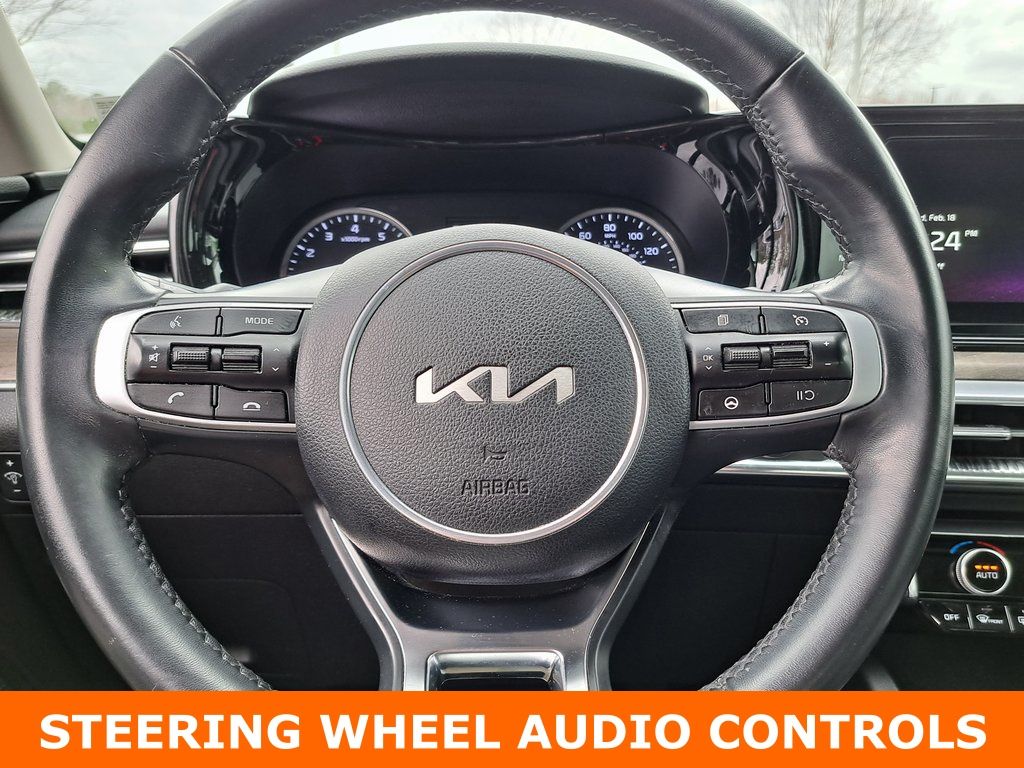 2023 Kia K5 EX Image 17 of 32