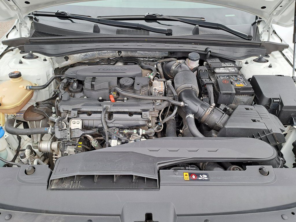 2023 Kia K5 EX Image 8 of 32