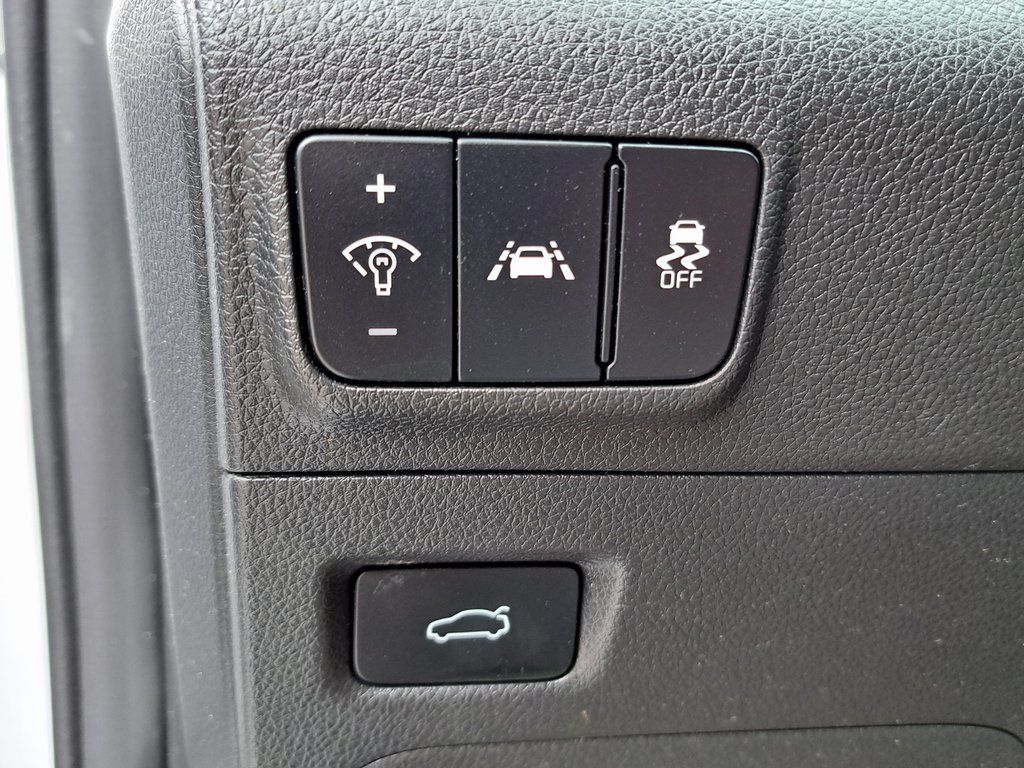 2023 Kia K5 EX Image 24 of 32