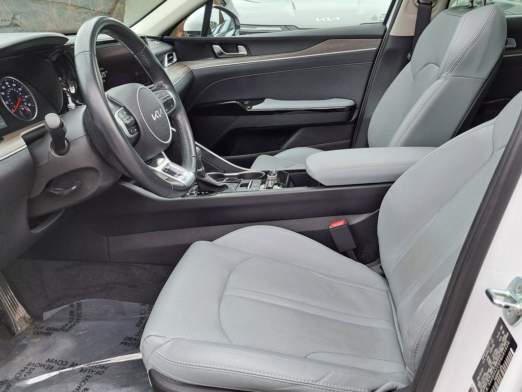 2023 Kia K5 EX Image 29 of 32