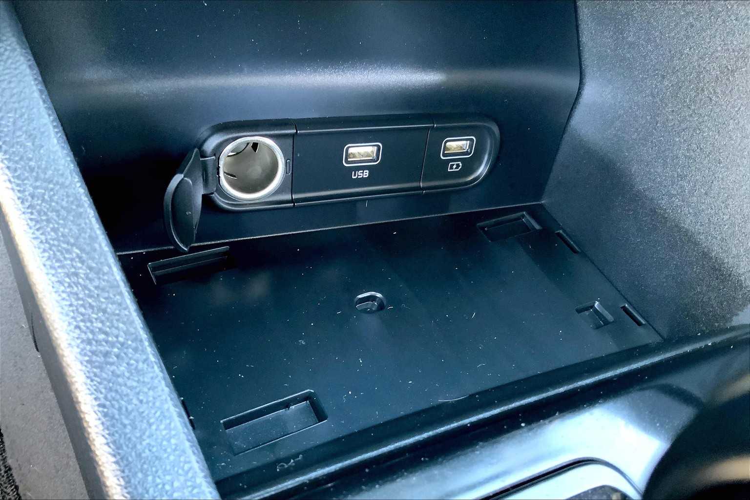 Vehicle image 31 of 34