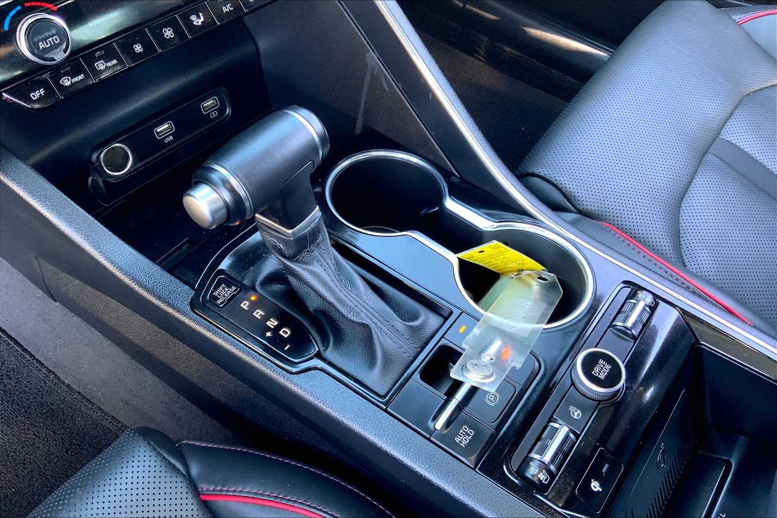 Vehicle image 14 of 34
