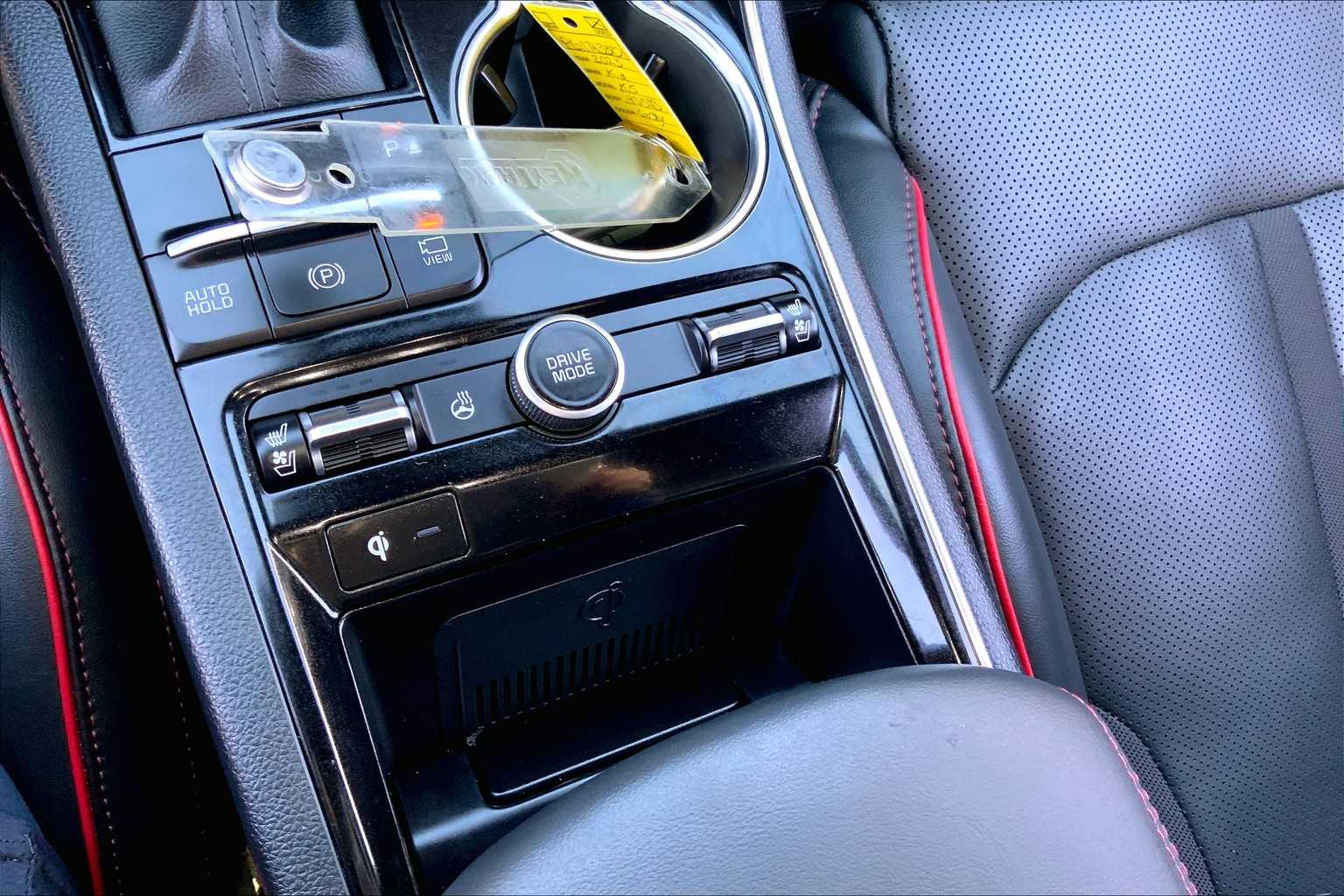 Vehicle image 32 of 34