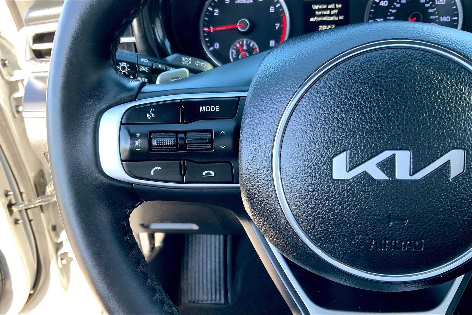 Vehicle image 21 of 34