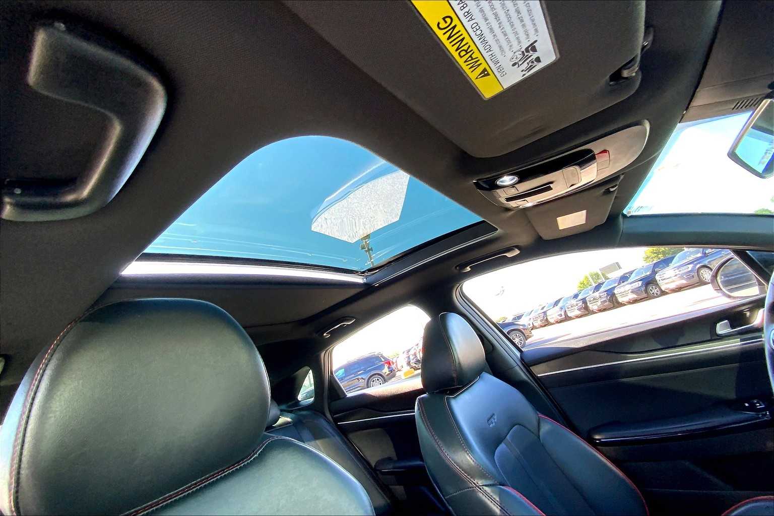 Vehicle image 19 of 34