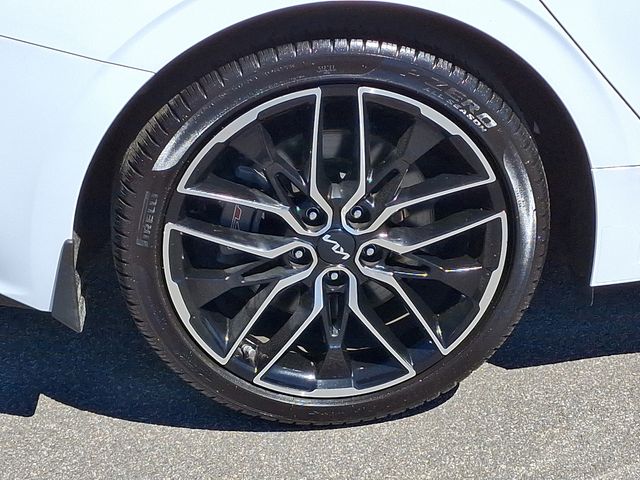 Vehicle image 10 of 35