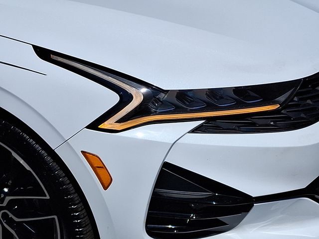 Vehicle image 11 of 35