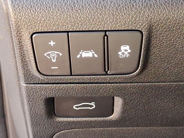 Vehicle image 29 of 35