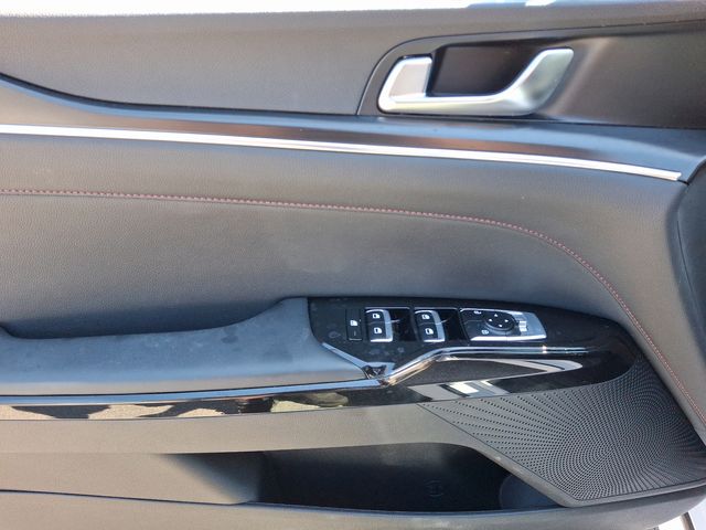 Vehicle image 14 of 35