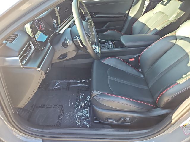 Vehicle image 11 of 35