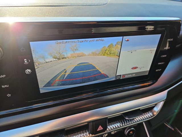 Vehicle image 27 of 35