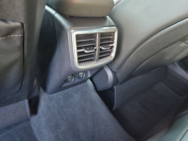 Vehicle image 17 of 35