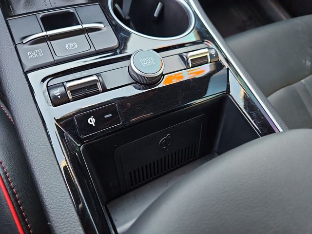Vehicle image 21 of 35