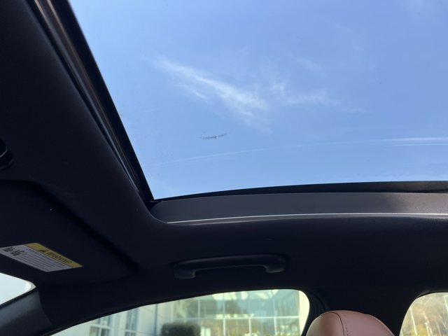 Vehicle image 27 of 35
