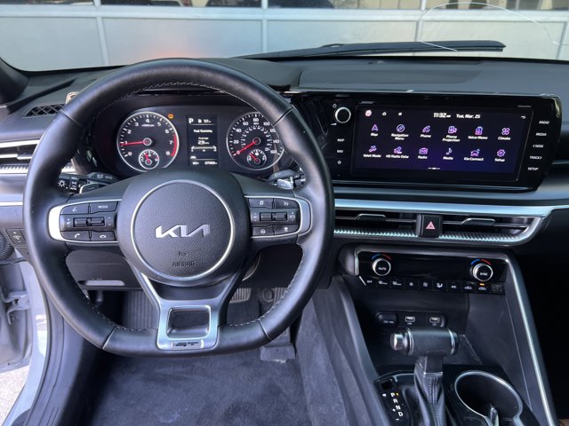 Vehicle image 28 of 35
