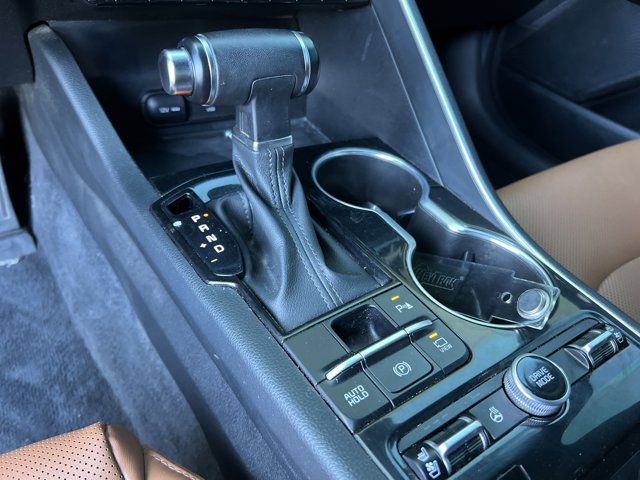 Vehicle image 25 of 35