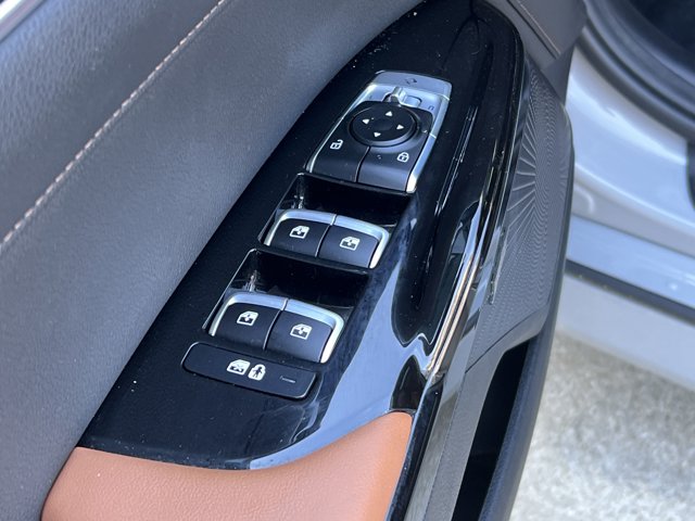 Vehicle image 14 of 35