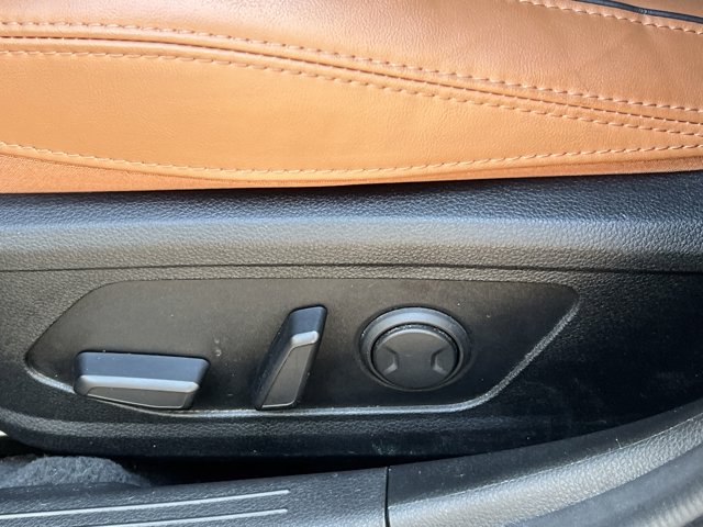 Vehicle image 16 of 35