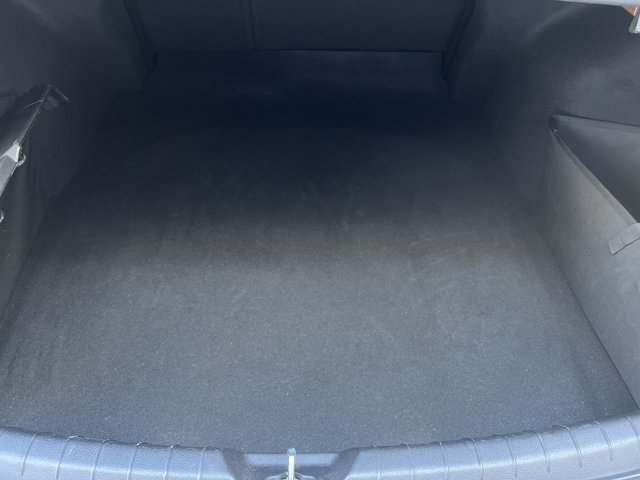 Vehicle image 31 of 35