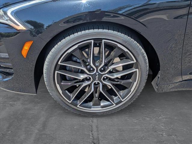 Vehicle image 23 of 25