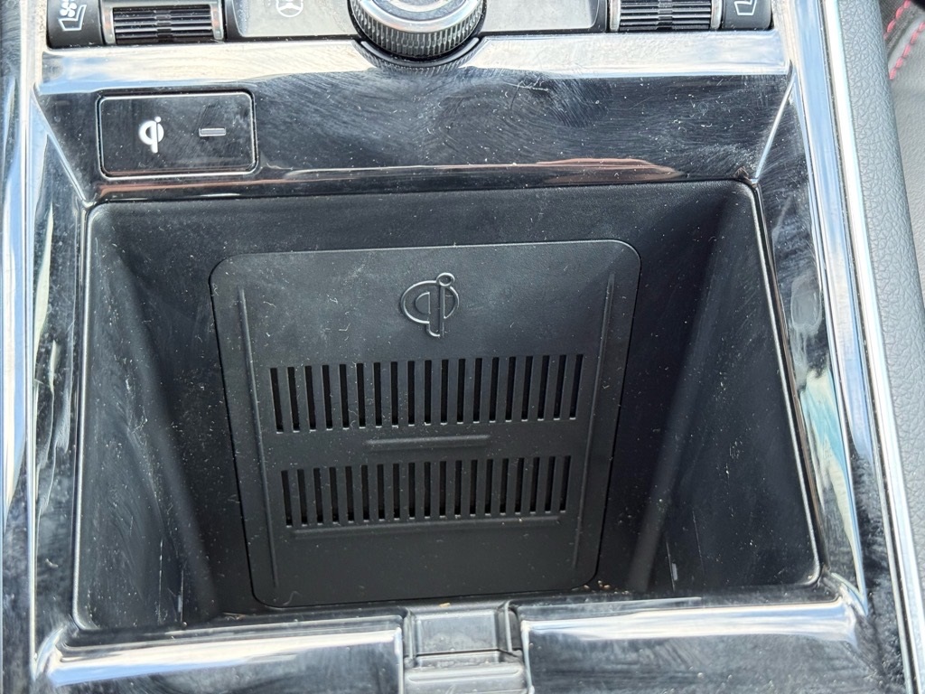 Vehicle image 19 of 25