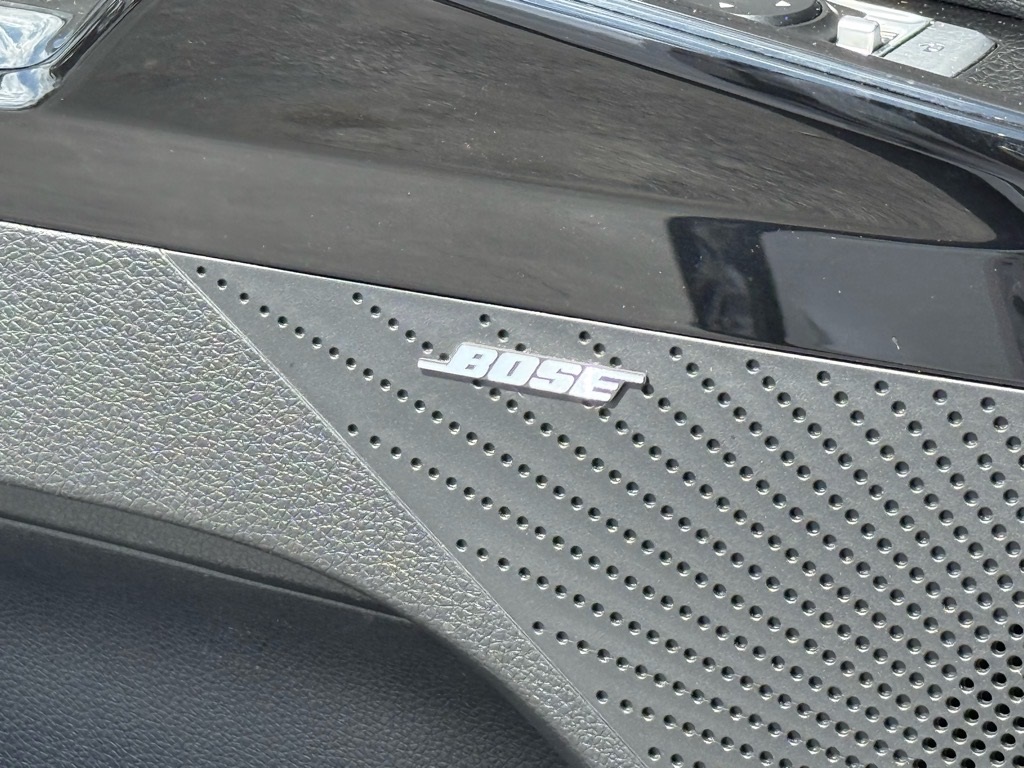 Vehicle image 16 of 25