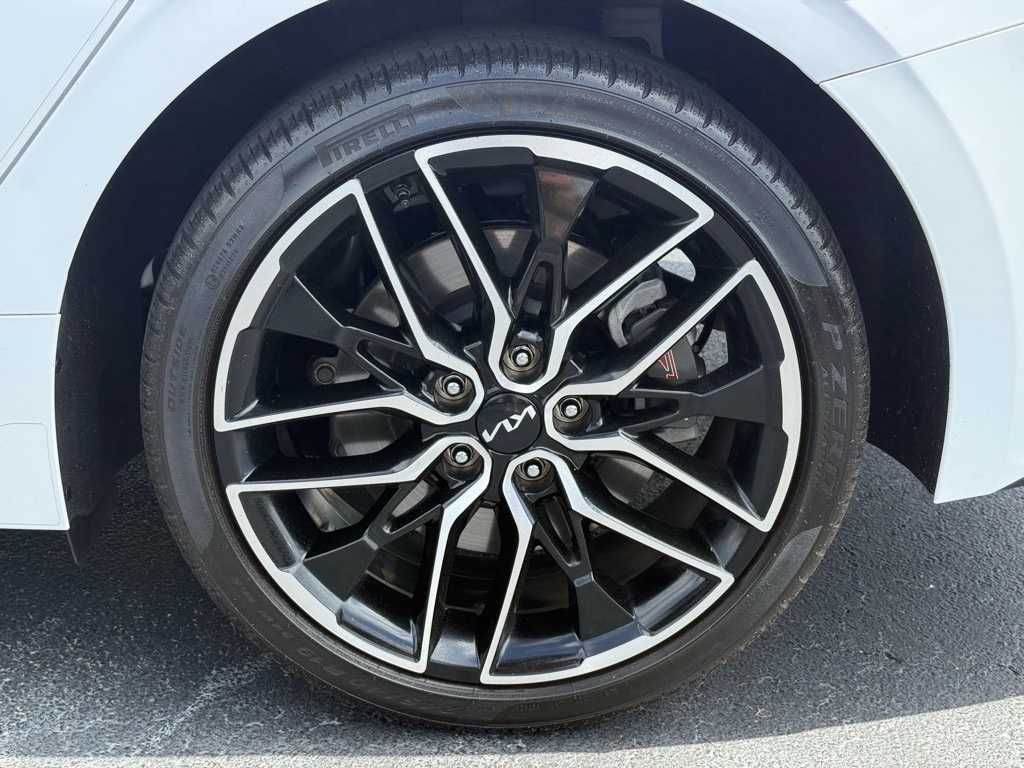 Vehicle image 15 of 25