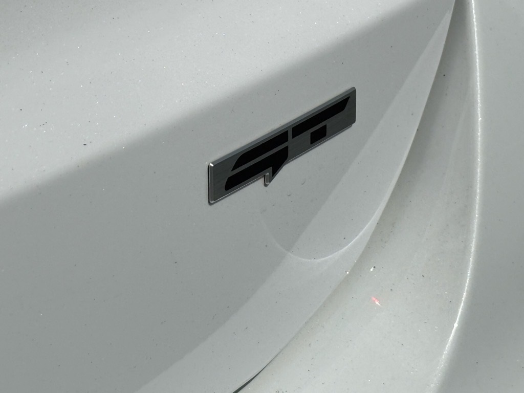 Vehicle image 14 of 25